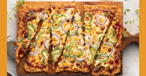 Εύκολη συνταγή για chicken BBQ pizza από τον Άκη Πετρετζίκη! Εύκολη συνταγή για chicken BBQ pizza από τον Άκη Πετρετζίκη!